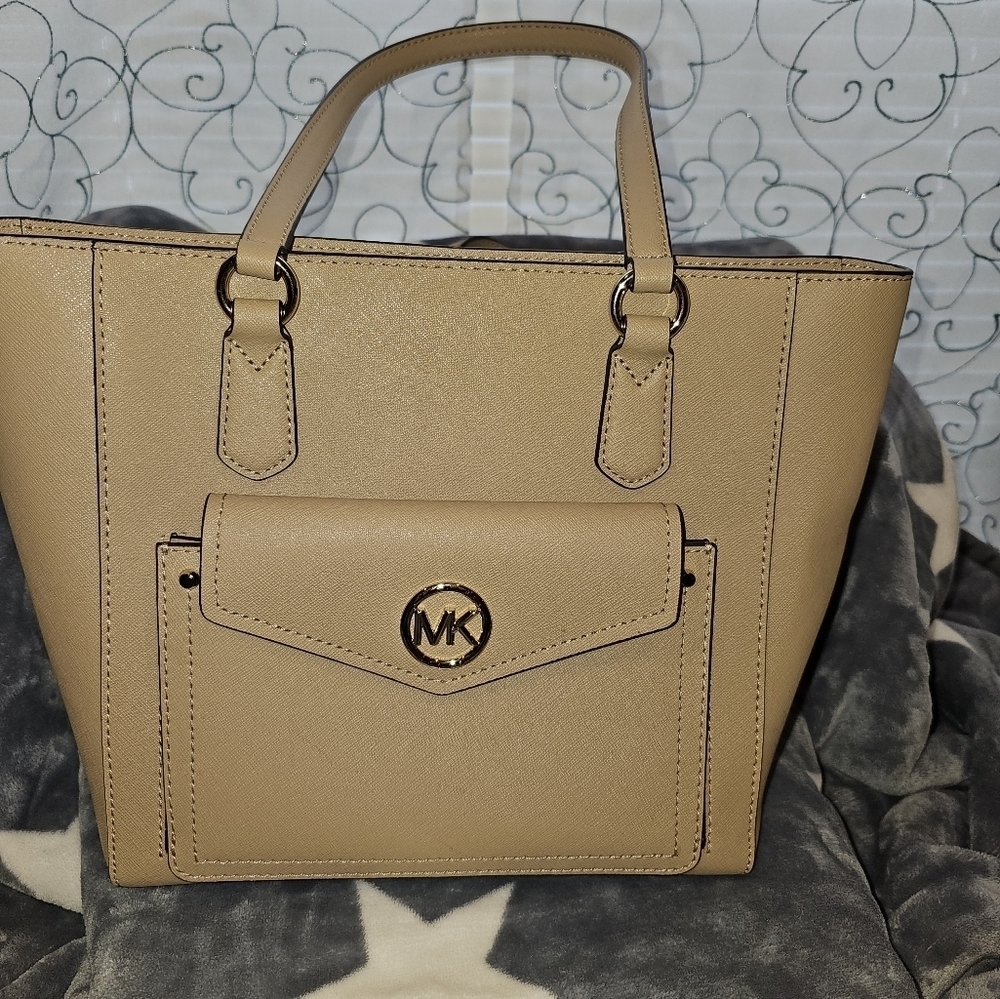 Michael khors purse